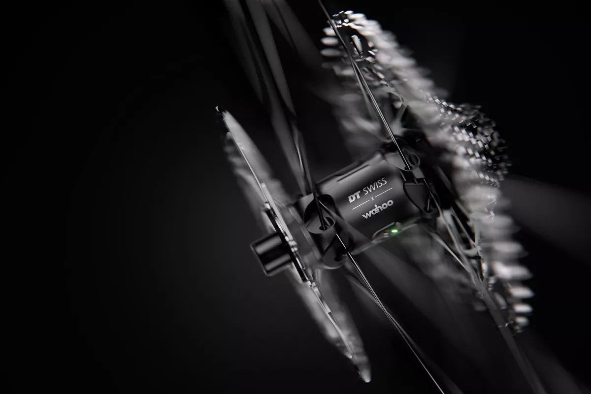 Olvídate de perder la señal GPS: así es el nuevo sensor integrado DT Swiss Trackr Speed by Wahoo