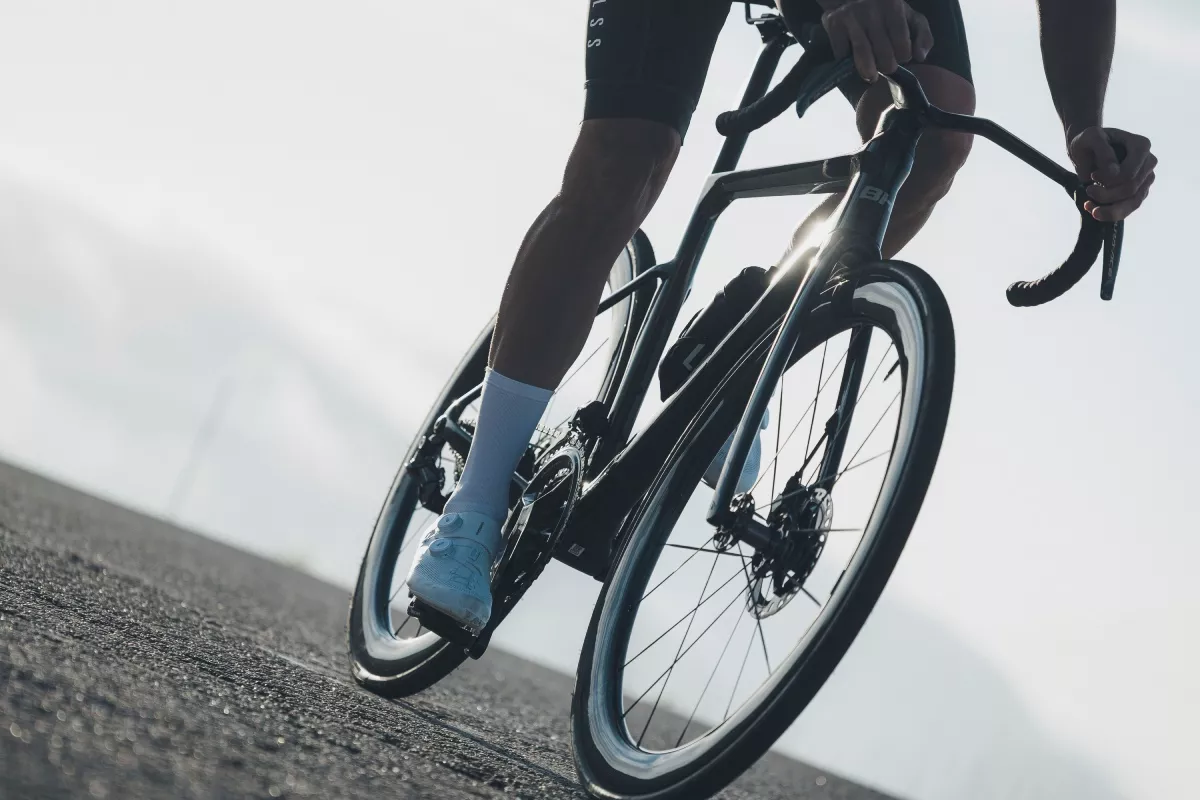 Nueva BH Ultralight 2027: cuadro ‘sub’ 700 g, más aerodinámica y paso de rueda hasta 35 mm 