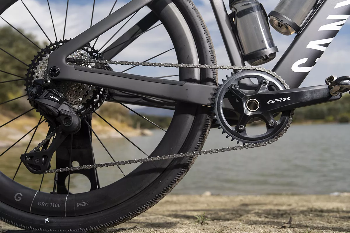 Shimano GRX Di2 RX825 1x12 con potenciómetro 4iiii 42 y 10-51