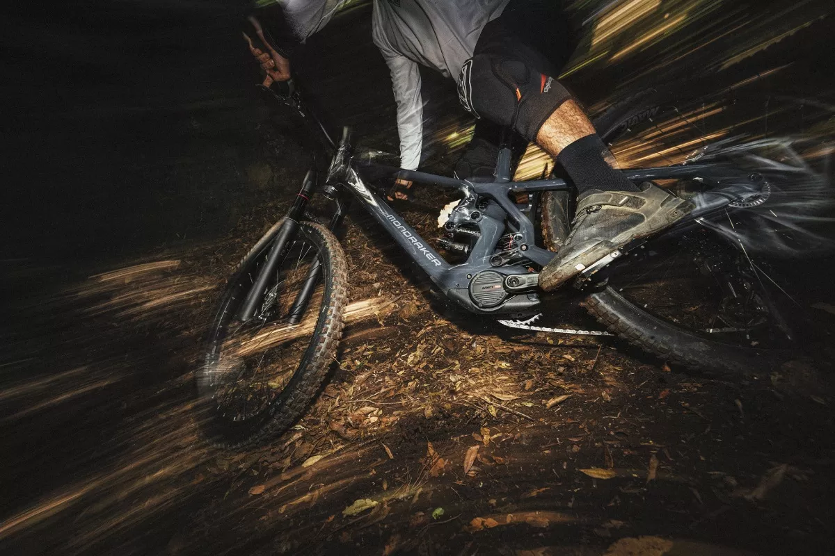 Nuevas Mondraker Zendit R y S: ‘mix’ de carbono y aluminio, más asequible, y con sistema Avinox M2S