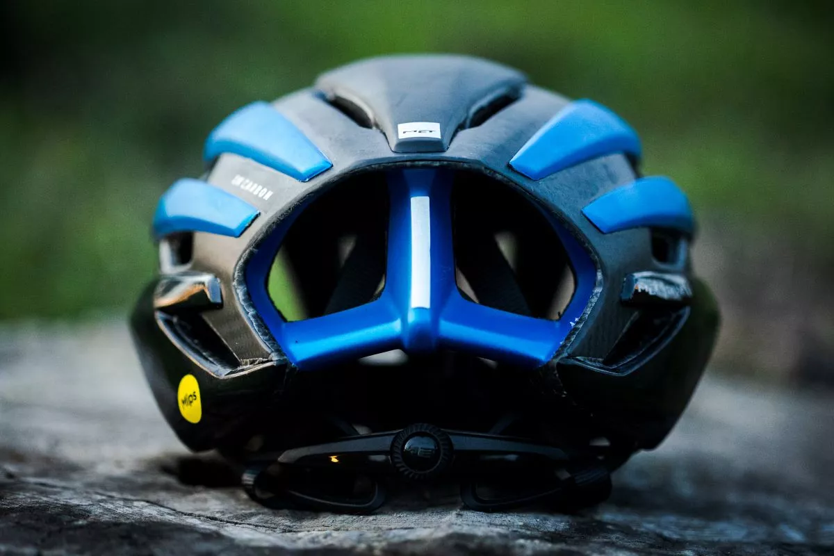Probamos el casco de Pogacar: MET Trenta 3K Carbon Mips