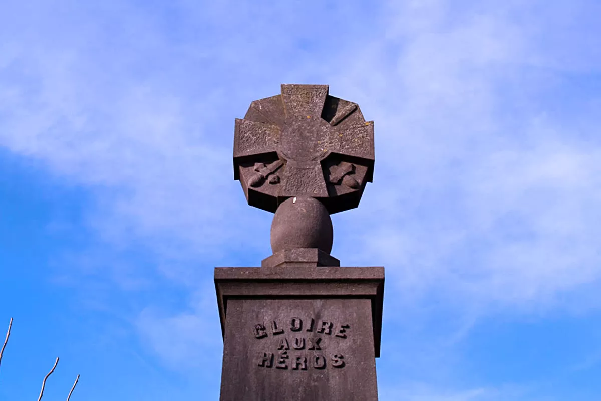 Cruces de los héroes de la IGM en Bélgica