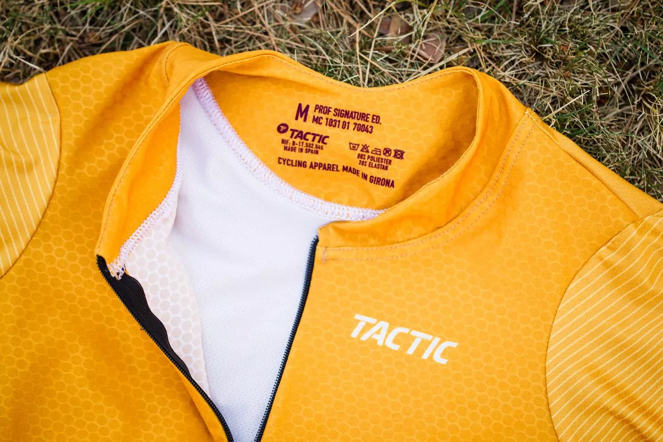 Detalles del maillot Tactic Signature